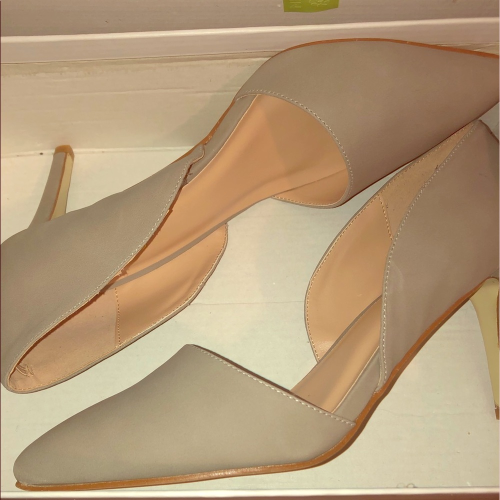 HEELS BRAND NEW NEVER WORN❗️❗️